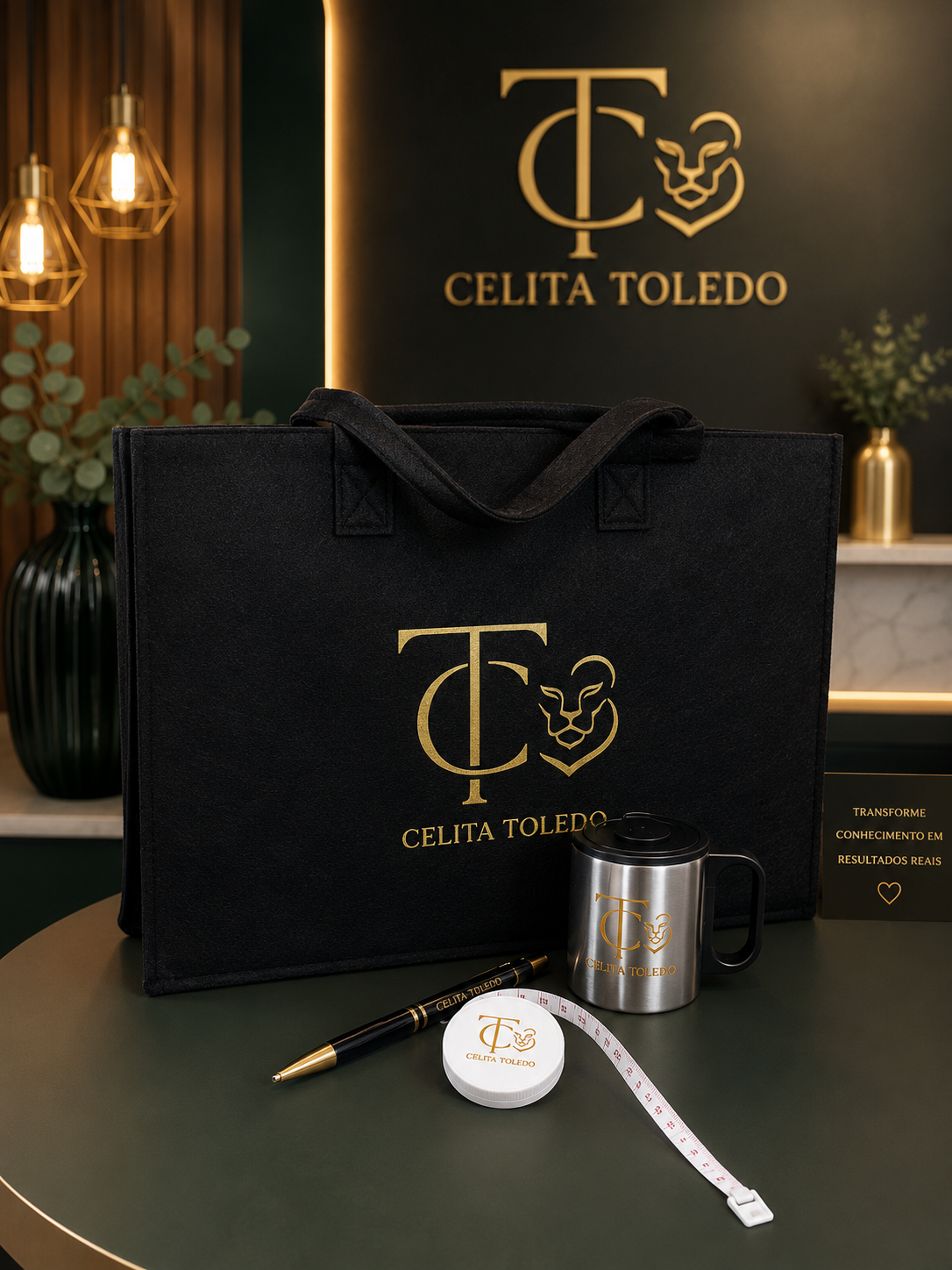 Kit Celita Toledo: bolsa, caneca, caneta e fita métrica com identidade Celita Toledo